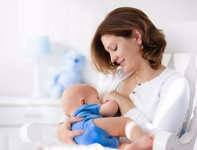 How A Lactation Consultant Supports Working Moms’ Pumping Schedules